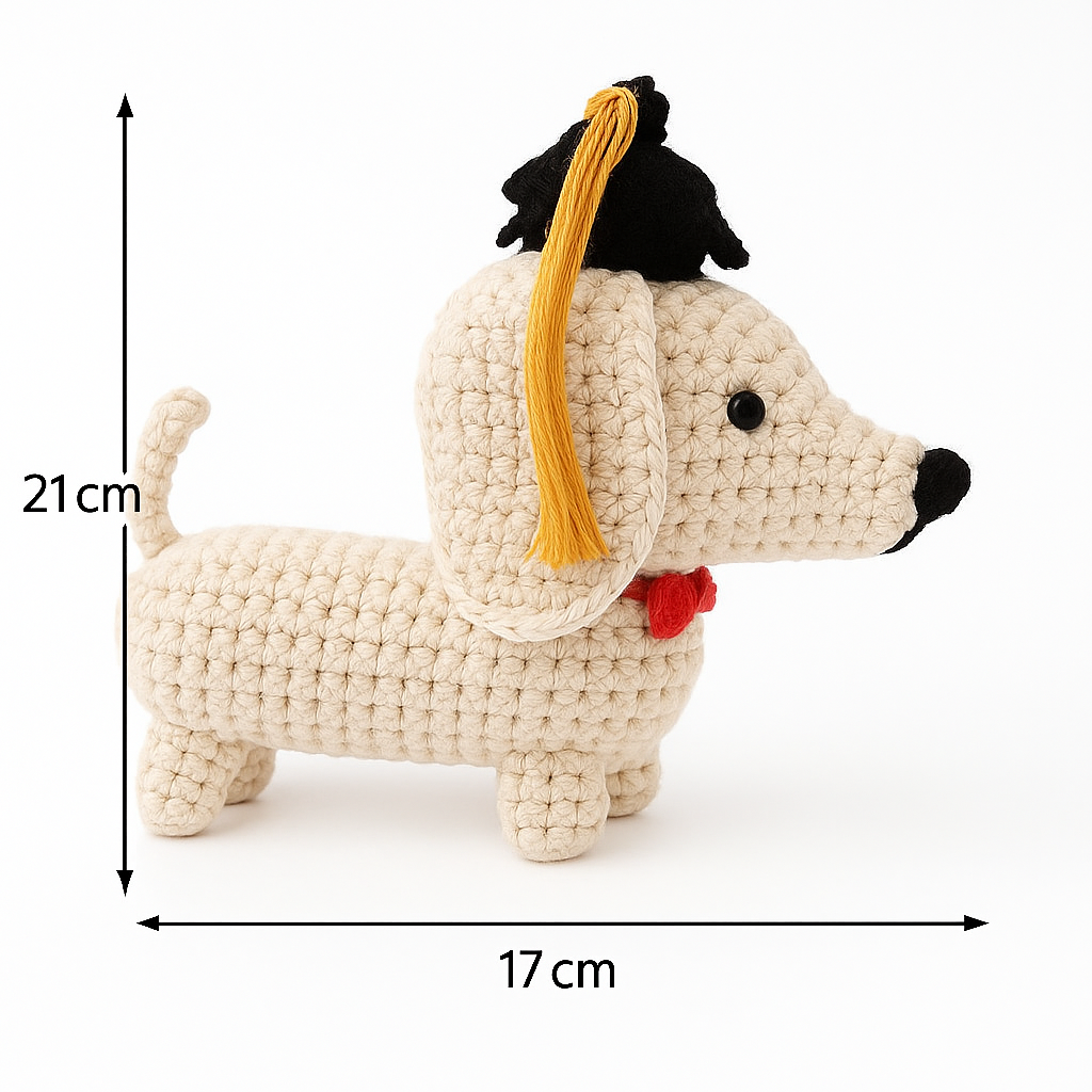 Cachorrinho Dachshund Amigurumi Formando em Crochet Feito à Mão - Presente Artesanal 21cm